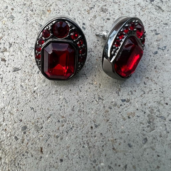 Givenchy Stud earrings - Picture 7 of 9